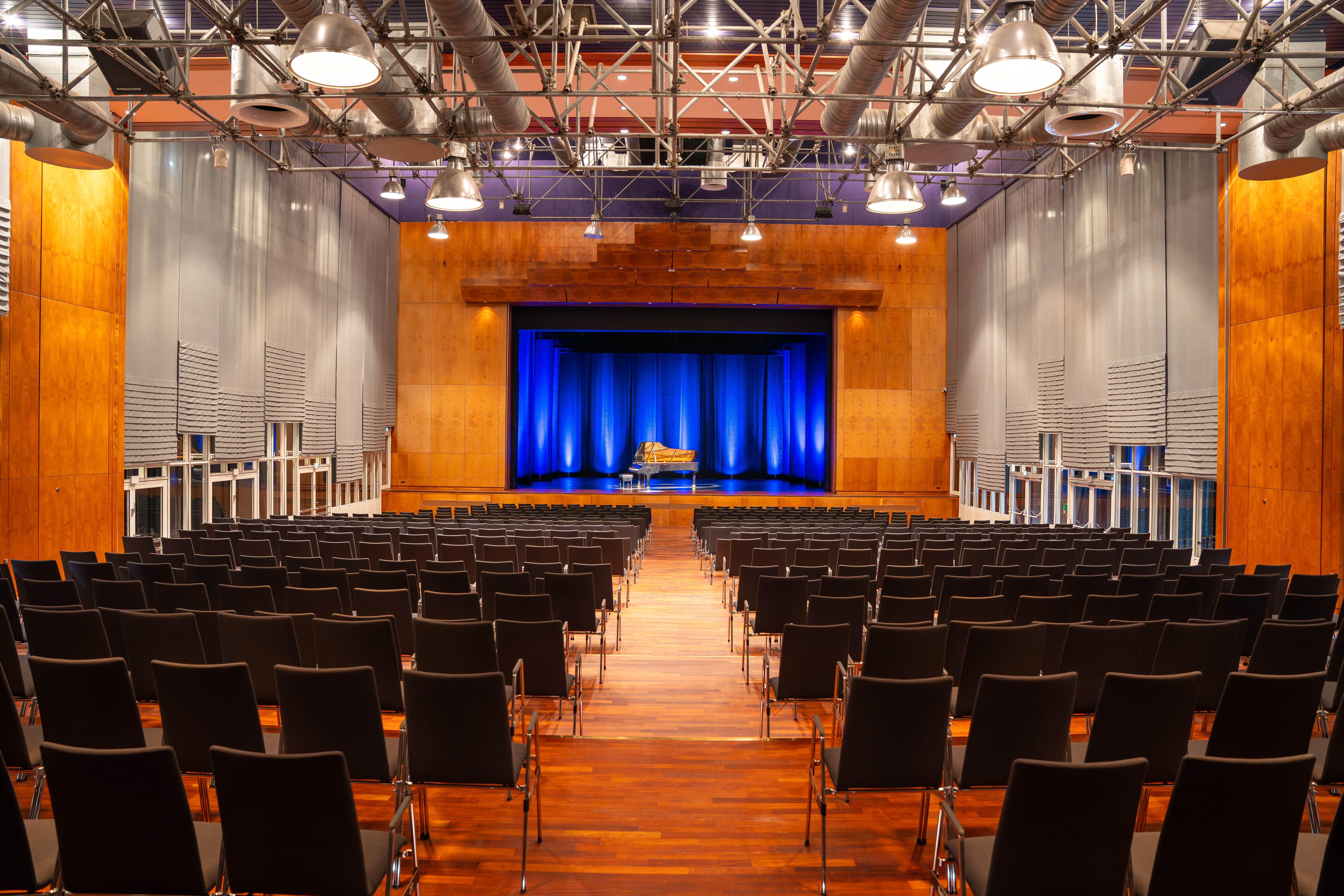 Innenansicht der Stadthalle Forum Alte Werft